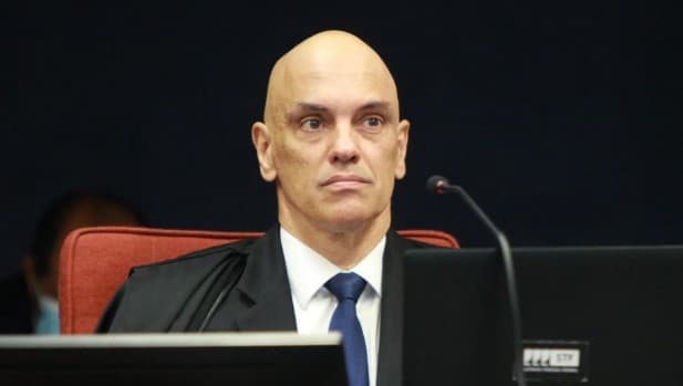 Moraes alega ‘possibilidade de fuga' e falta de convite enviado pelo próprio Trump ao negar devolução de passaporte a Bolsonaro