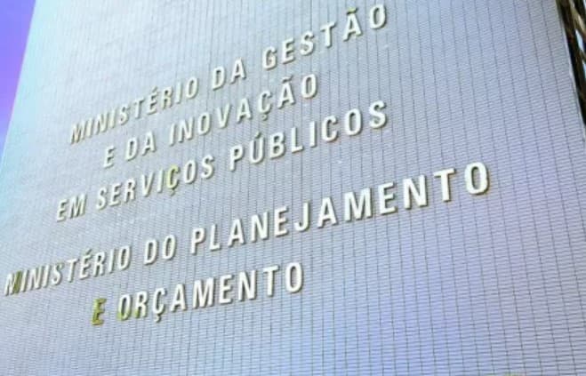 Na contramão de decisões de Dino, governo Lula bloqueia acesso a prestação de contas de ONGs