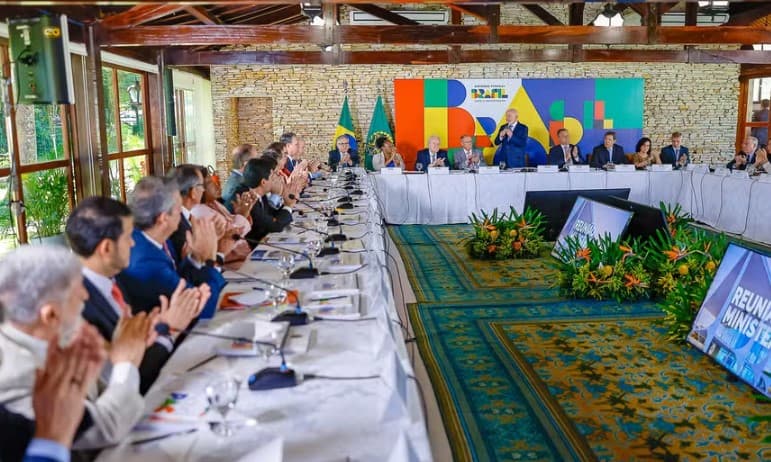 ‘Governo não entregou', ‘2026 começou' e ‘alimento está caro': os recados de Lula na reunião ministerial