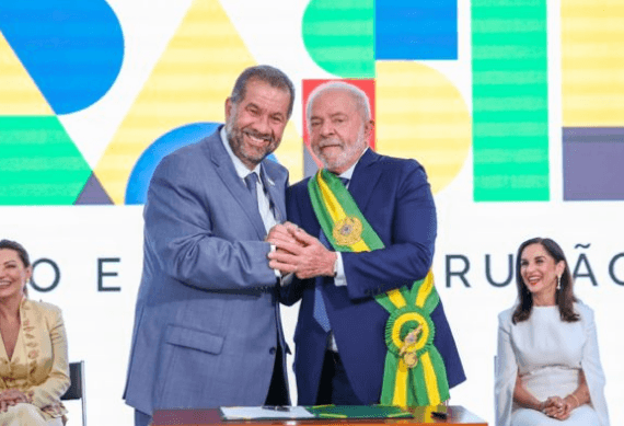 Fila do INSS cresce com Lula apesar de promessas