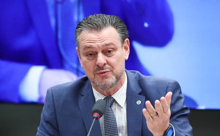 Ministro da Agricultura avisa ao Planalto que pode deixar o governo