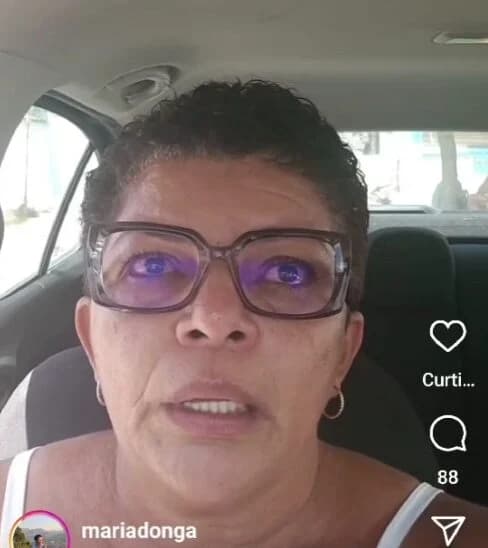 Professora da rede estadual diz sofrer ameaças por proibir uso de celular na escola