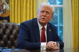 Trump diz que também vai taxar a Europa depois das tarifas para produtos de Canadá, México e China
