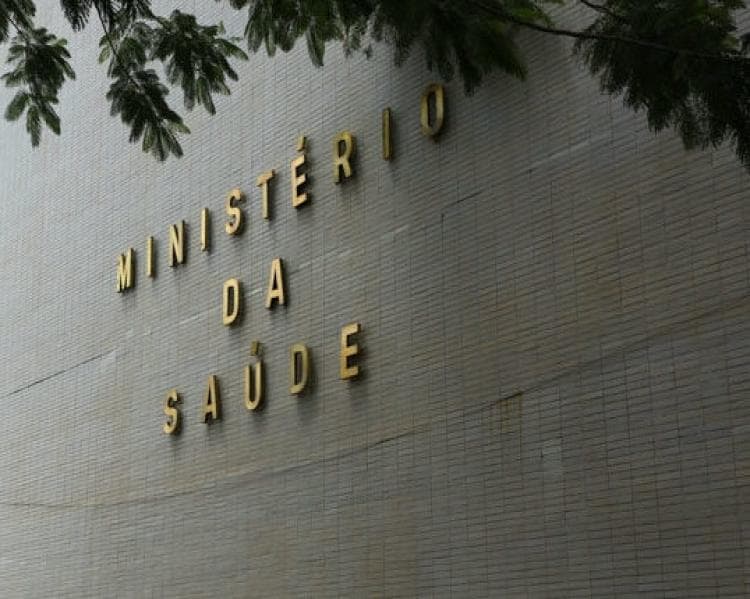 Ministério da Saúde anuncia retomada de obras em 290 municípios
