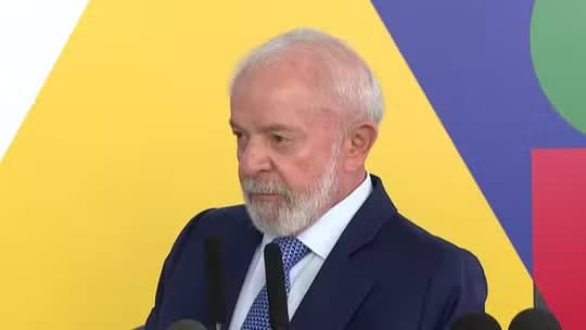 Ataques de Lula a Bolsonaro mostram desistência de furar a bolha de eleitores do ex-presidente