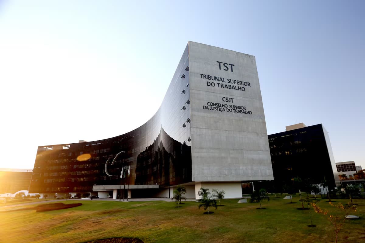 Novas ações trabalhistas na Justiça ultrapassam 2 milhões em 2024, maior aumento desde a reforma