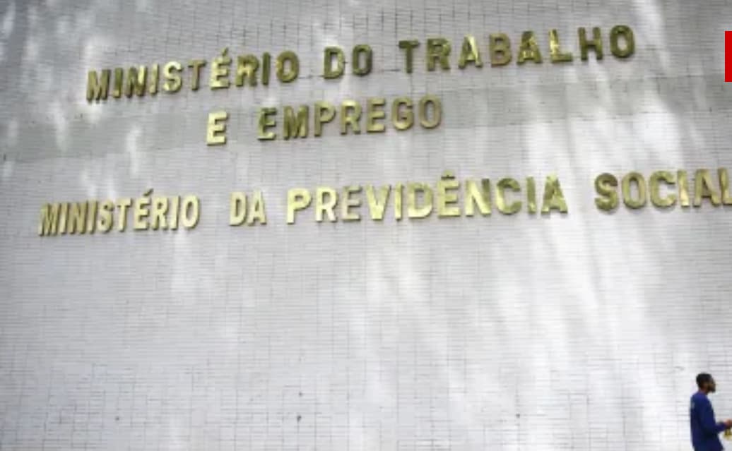 Congressistas também cobram explicações do Ministério da Fazenda sobre suspeitas de rombo em fundo de pensão