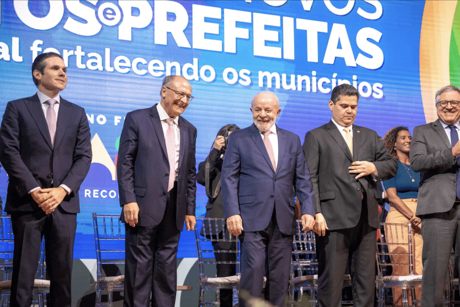 Mesmo Com Rombo, Correios Gastam R$ 1,3 milhão em Evento de Lula com Prefeitos
