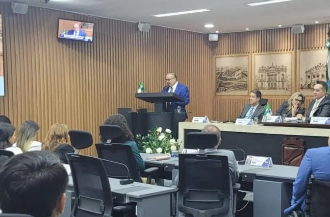 Em mensagem na Câmara, Paulinho Freire destaca ações e defende engorda de Ponta Negra