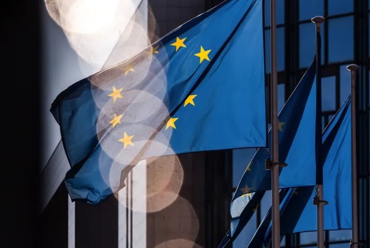 União Europeia diz que responderá ‘com firmeza' caso Trump imponha tarifas sobre seus produtos