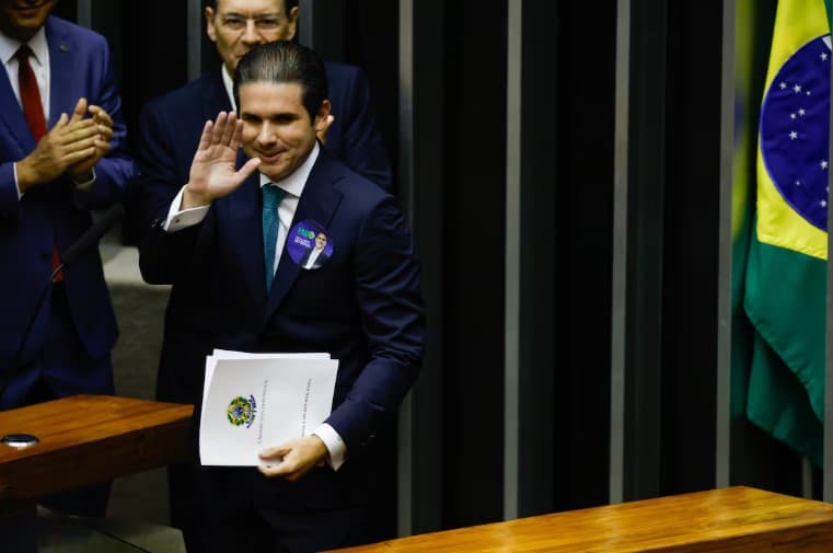 Eleito presidente da Câmara, Motta muda perfil nas redes e se apresenta como conciliador de esquerda e direita