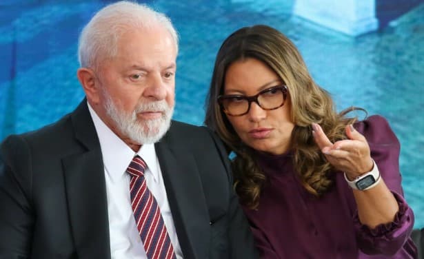 Aliados do governo afirmam que Janja restringe reuniões em casa, e Lula se fecha