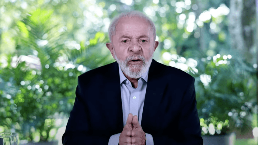 Lula pede regulamentação da imprensa digital para evitar "canalhice"