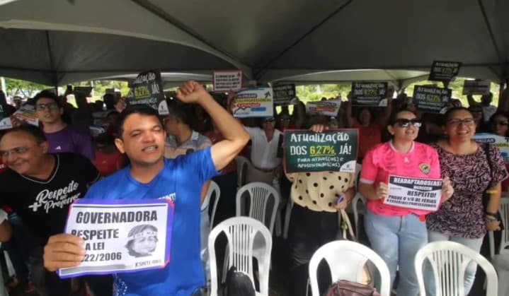 Professores da rede estadual de ensino aprovam indicativo de greve