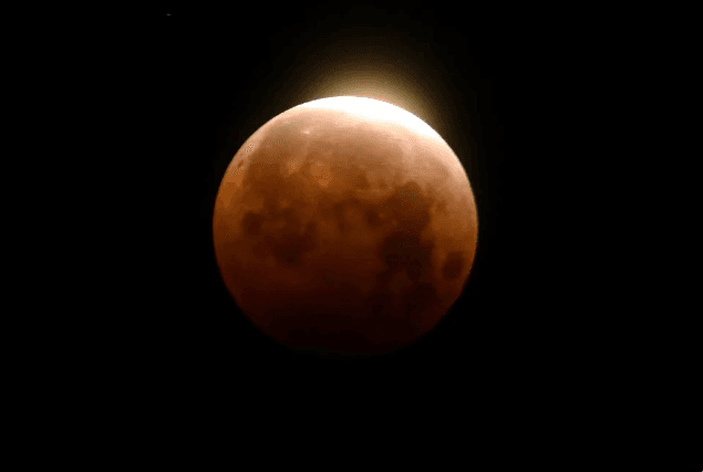 ‘Lua de Sangue': Eclipse total da Lua acontece na madrugada de sexta-feira; saiba como acompanhar