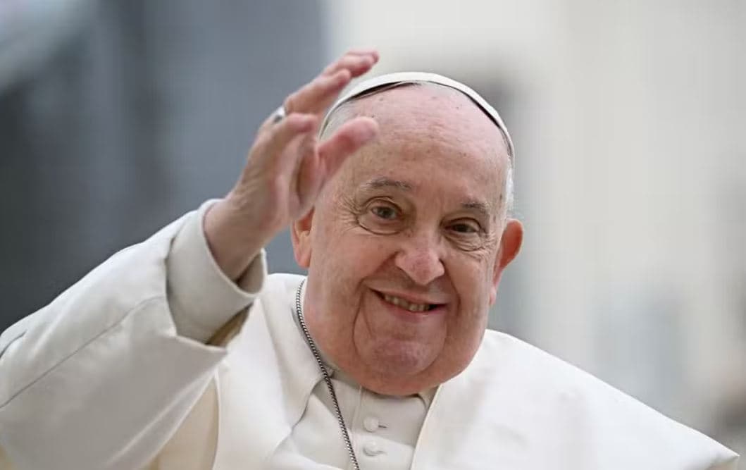 Papa Francisco passa bem a noite no hospital, informa Vaticano