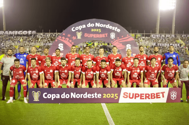 Time alternativo reage bem em derrota e América ganha opções