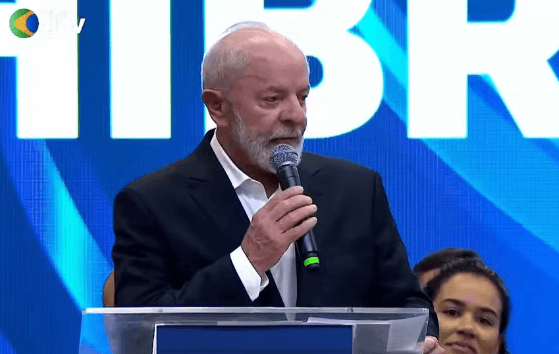58% dos brasileiros não confiam no presidente Lula, aponta pesquisa