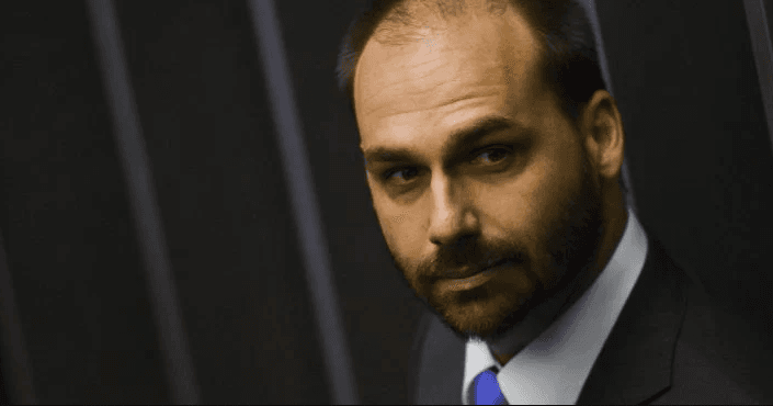 Eduardo Bolsonaro reage à chacota em jantar de Moraes