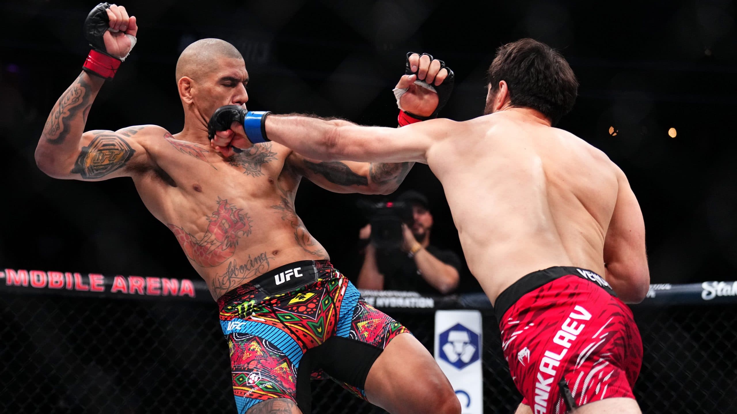 UFC: Poatan é derrotado por Ankalaev e perde cinturão dos meio-pesados