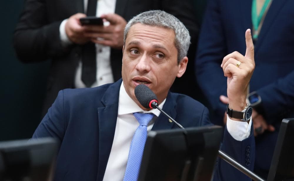 Líder do PT na Câmara aciona Gayer no STF por injúria e difamação