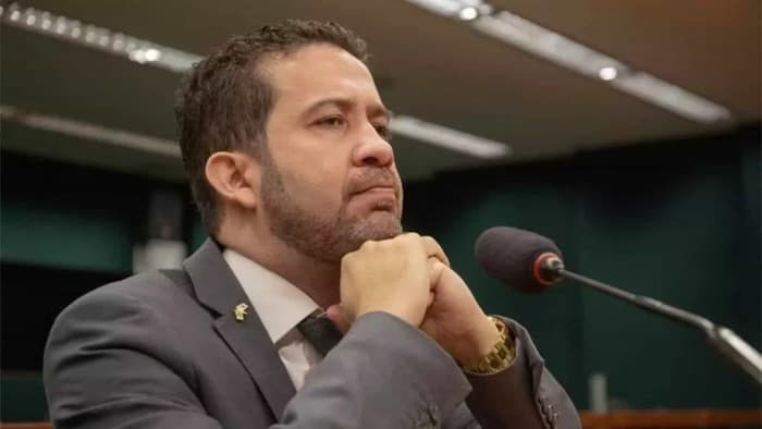 RACHADINHA OFICIAL: Janones faz acordo com PGR e vai devolver R$ 131 mil
