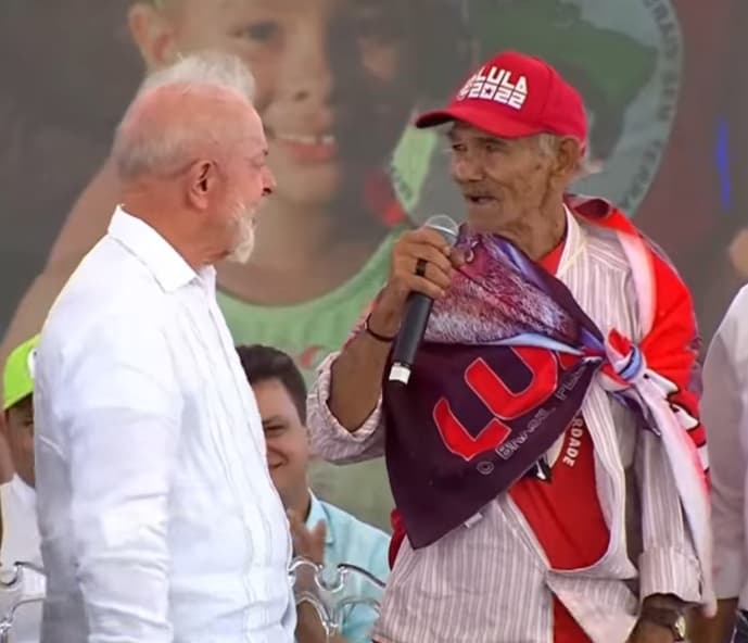 (VÍDEO) SAIA JUSTA: Na frente de Lula, trabalhador afirma: "maior orgulho foi quando você foi preso"