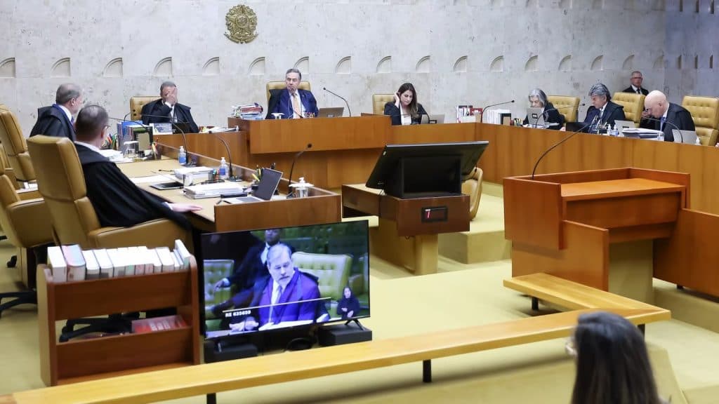 Sem consenso, STF suspende julgamento sobre revista íntima em presídios