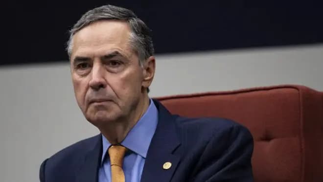 Bolsonaro tem o direito de “emitir opinião”, diz Barroso
