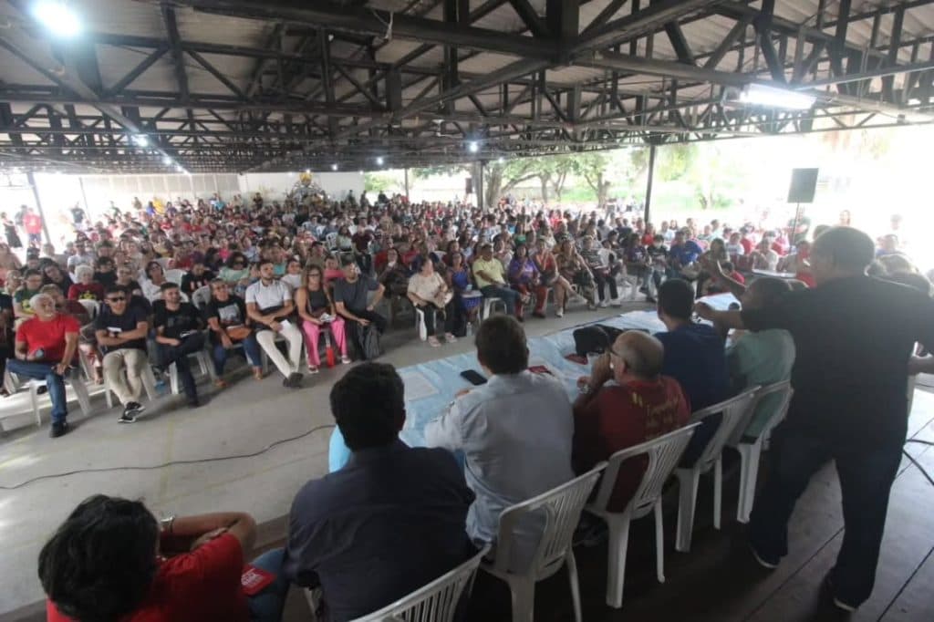 Professores do estado aceitam proposta do Governo e encerram greve