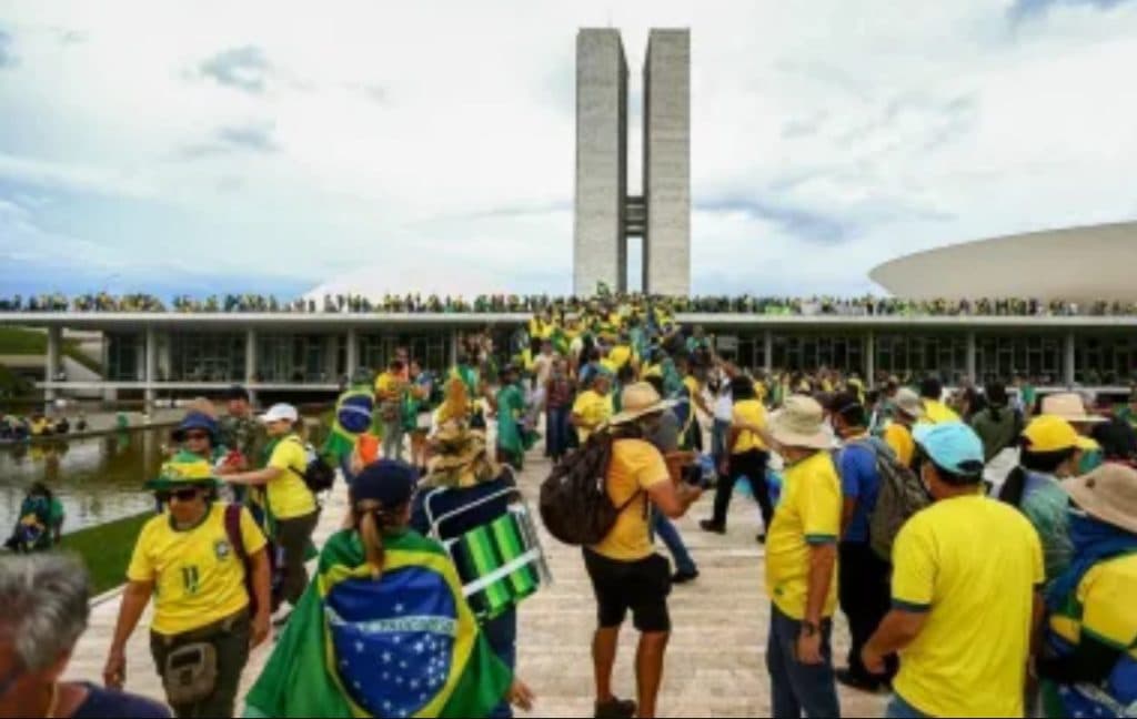 542 condenados do 8 de janeiro cumprem medidas alternativas, diz STF