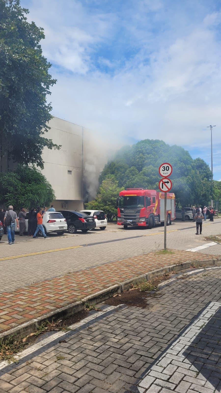 Incêndio atinge a Secretaria de Planejamento do RN, no Centro Administrativo