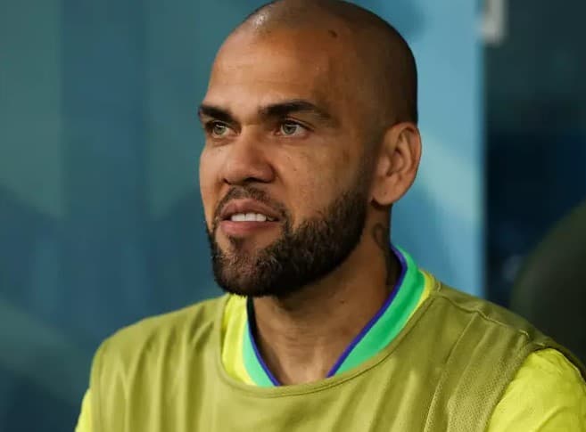 Daniel Alves pode ser indenizado por ‘prisão indevida' após anulação de condenação por estupro; Jogador passou 437 dias preso