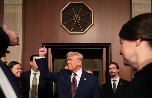 Trump promete ‘fim da tirania da diversidade' e elogia Musk em discurso no Congresso dos EUA