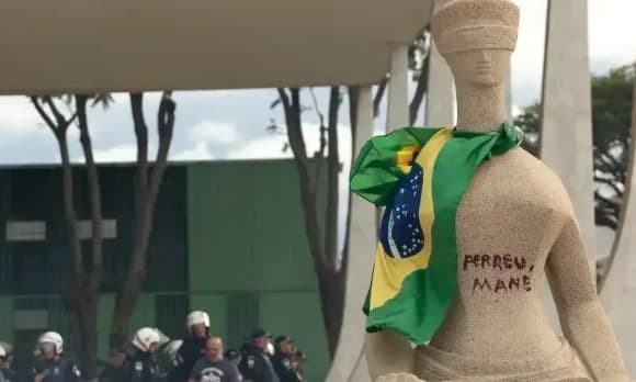 Moraes manda mulher que pichou estátua do STF para prisão domiciliar