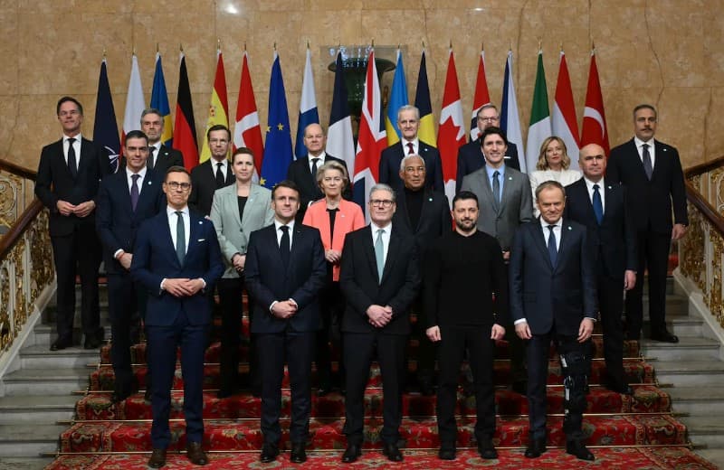 Reino Unido e França oferecem ajuda a Zelenski e plano para fim da guerra após bate-boca com Trump