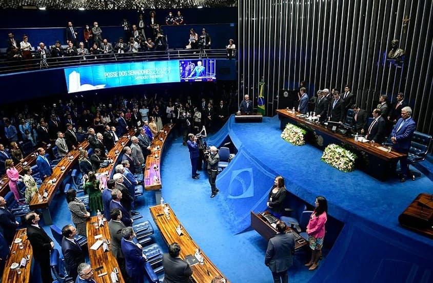 Relator do orçamento prevê R$ 50 bilhões em emendas parlamentares para 2025