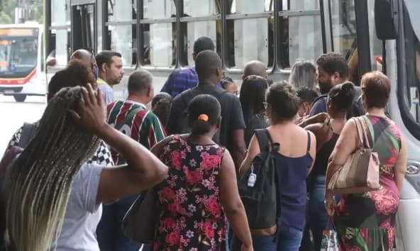 País tem taxa de informalidade de 38,1% no mercado de trabalho, aponta IBGE