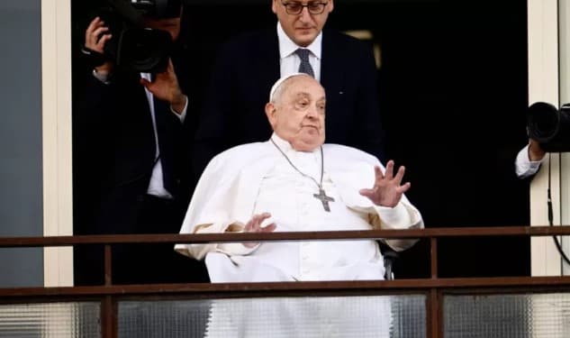 Papa Francisco tem ‘melhora verdadeiramente surpreendente’ e ‘está muito animado’, diz médico