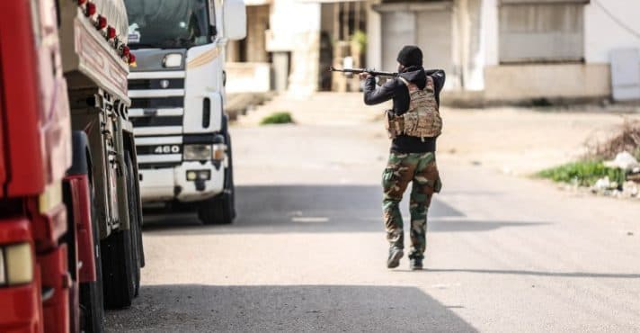 Confrontos internos na Síria deixam mais de 1 mil mortos em 2 dias