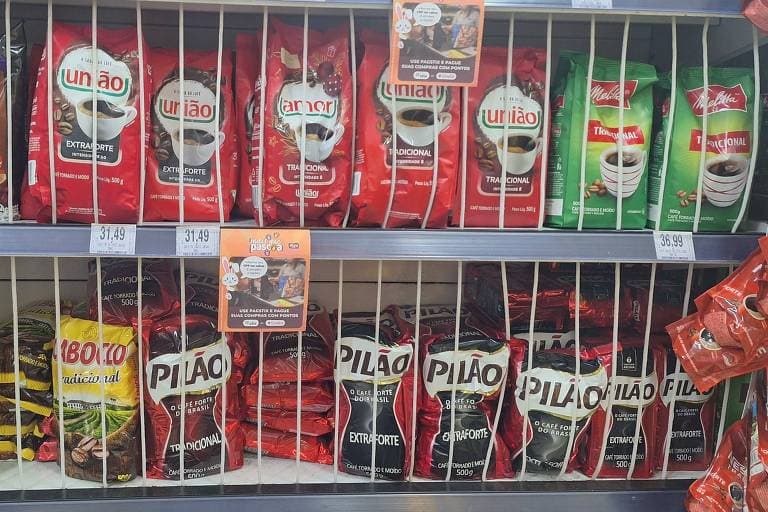 Café já fica atrás das grades em supermercados de São Paulo