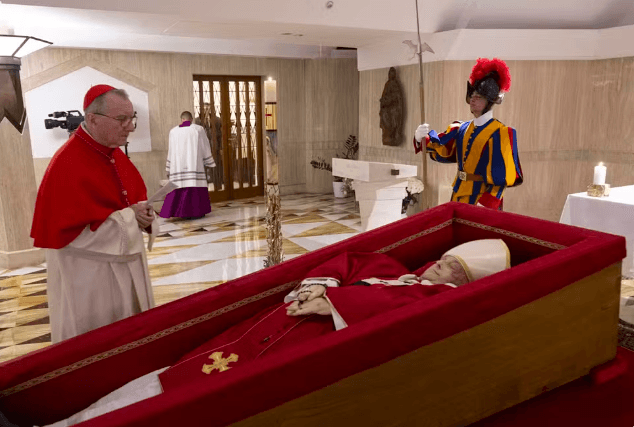 Funeral do papa Francisco será no sábado (26) às 5h
