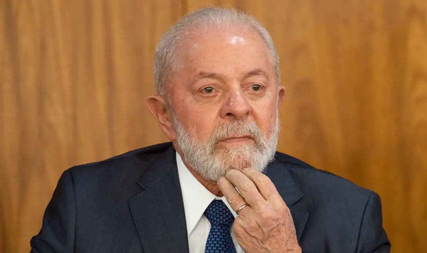 Lula gasta 15% a mais por ano do que Bolsonaro com propaganda