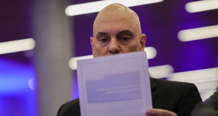 Moraes vota para rejeitar recurso de deputados do PL