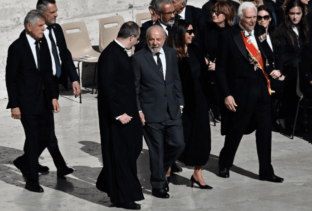 Funeral do papa: comitiva brasileira tem Motta, Alcolumbre e Barroso