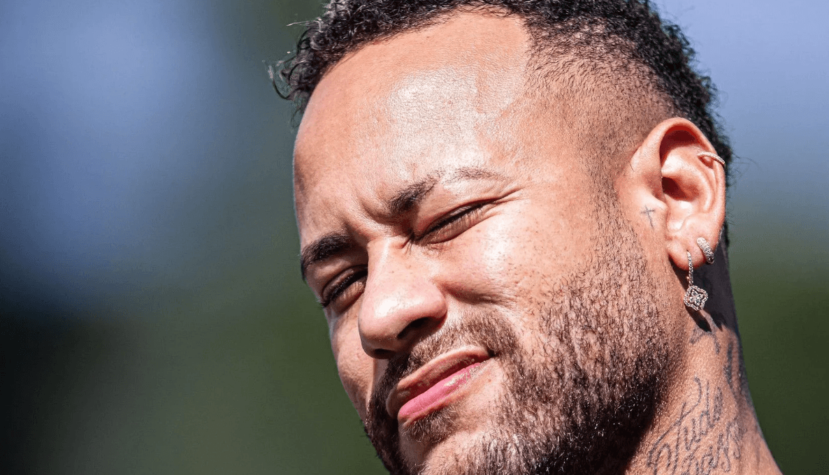 Fora dos gramados há um mês, Neymar posta indireta: “Felicidade incomoda demais”
