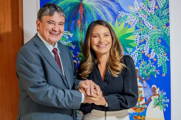 Ministro defende que Janja continue representando Lula no exterior