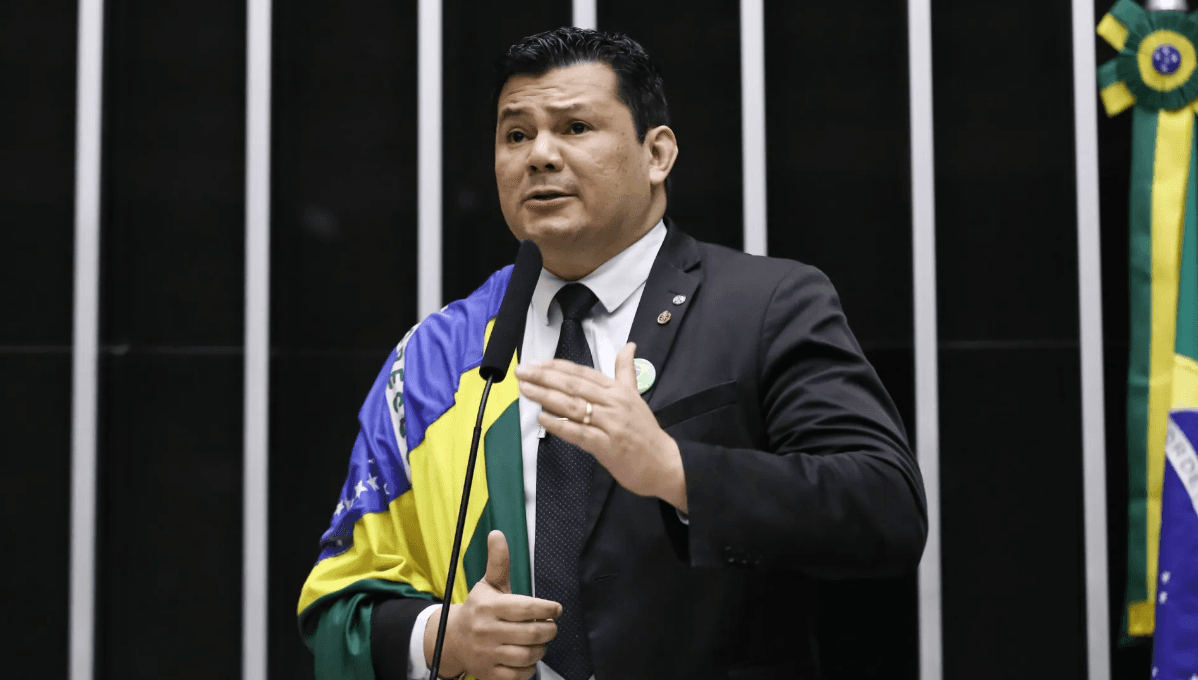 PF analisará abertura de investigação por ameaça de deputado a Lula