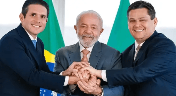 Lula entrega a PEC da Segurança Pública ao Congresso