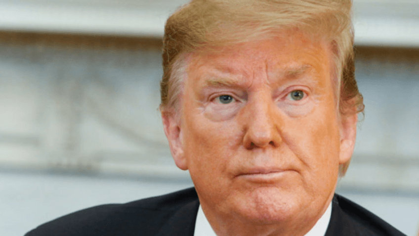Trump exige US$ 230 milhões do governo dos EUA por "perseguição" do FBI e do Departamento de Justiça